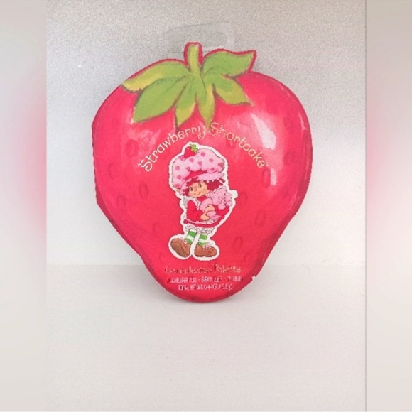 Strawberry Shortcake Shaped complexion palette NWT - Picture 1 of 3